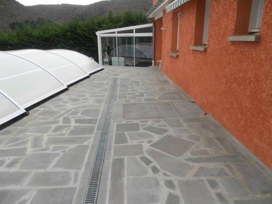 Pierre naturelle sol